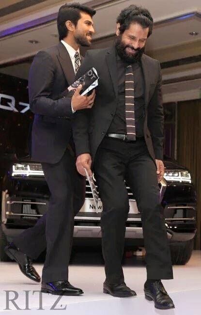 Ram Charan Along with Chiyaan Vikram at RITZ Icon Awards