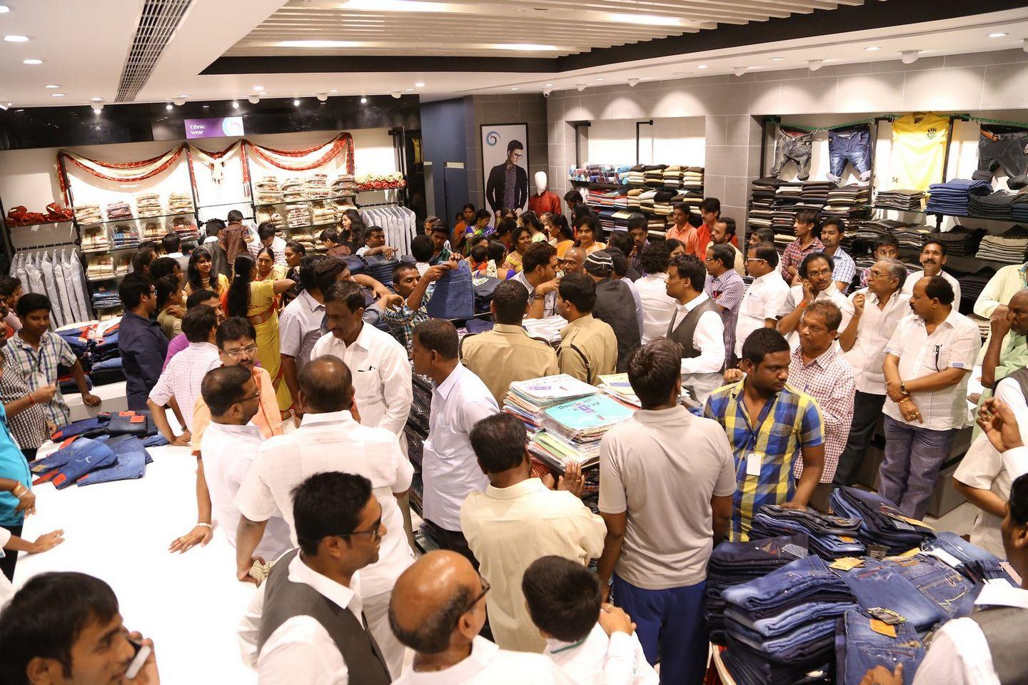 Rashi Khanna Launches Kasam Pullaiah Shopping Mall Pics