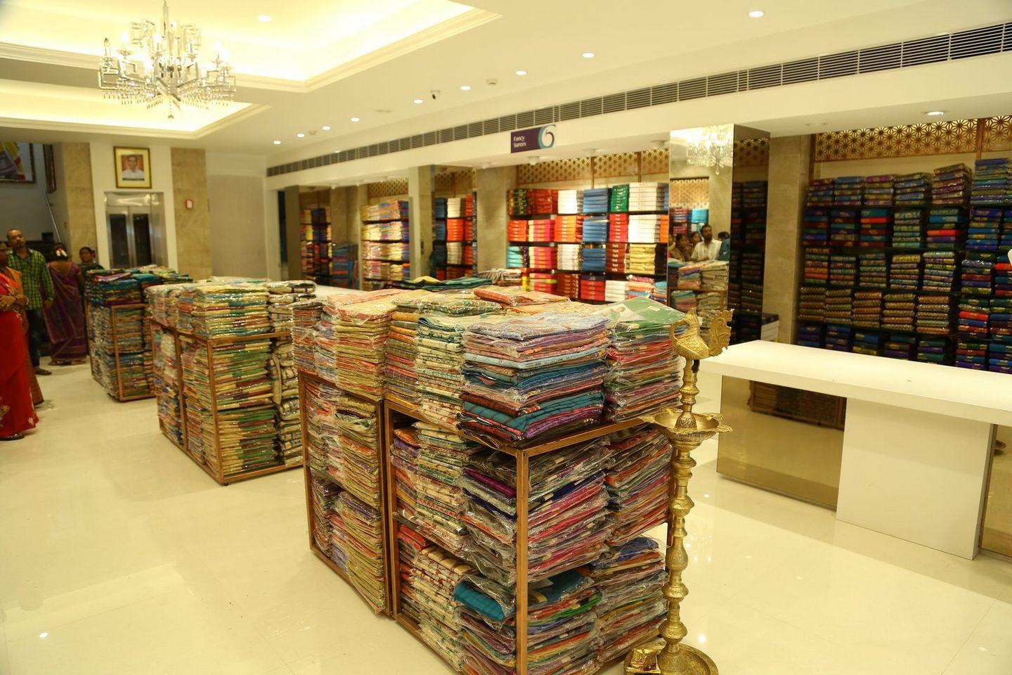 Rashi Khanna Launches Kasam Pullaiah Shopping Mall Pics