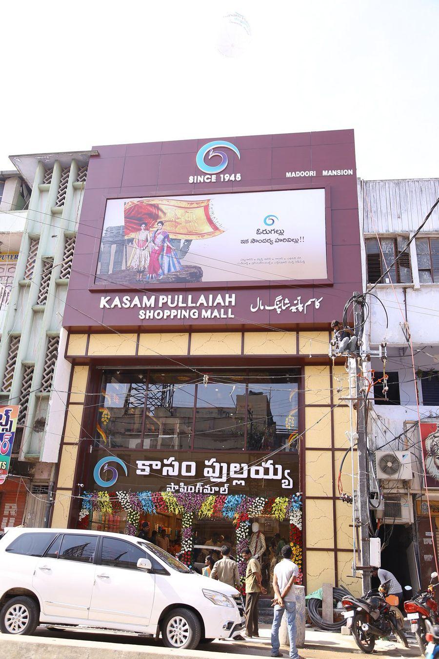 Rashi Khanna Launches Kasam Pullaiah Shopping Mall Pics