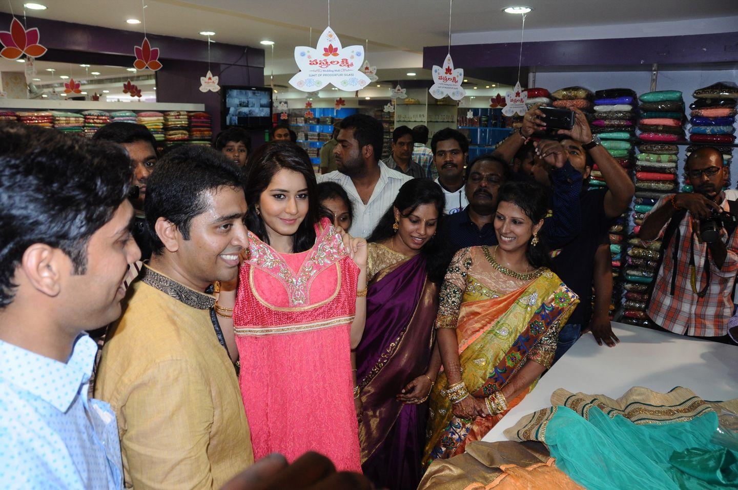 Rashi Khanna Launches Vastralakshmi Wedding Mall