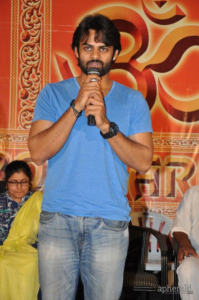 REY Movie Platinum Disk Pics
