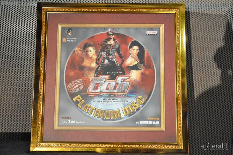 REY Movie Platinum Disk Pics