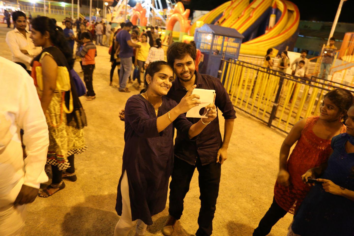 Rojulu Marayi Team In Rajdhani Theatre