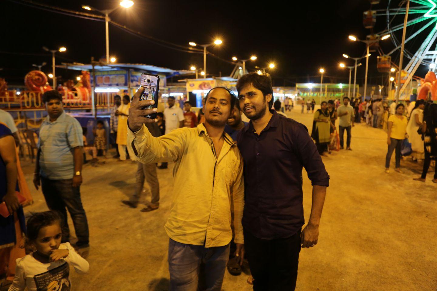 Rojulu Marayi Team In Rajdhani Theatre