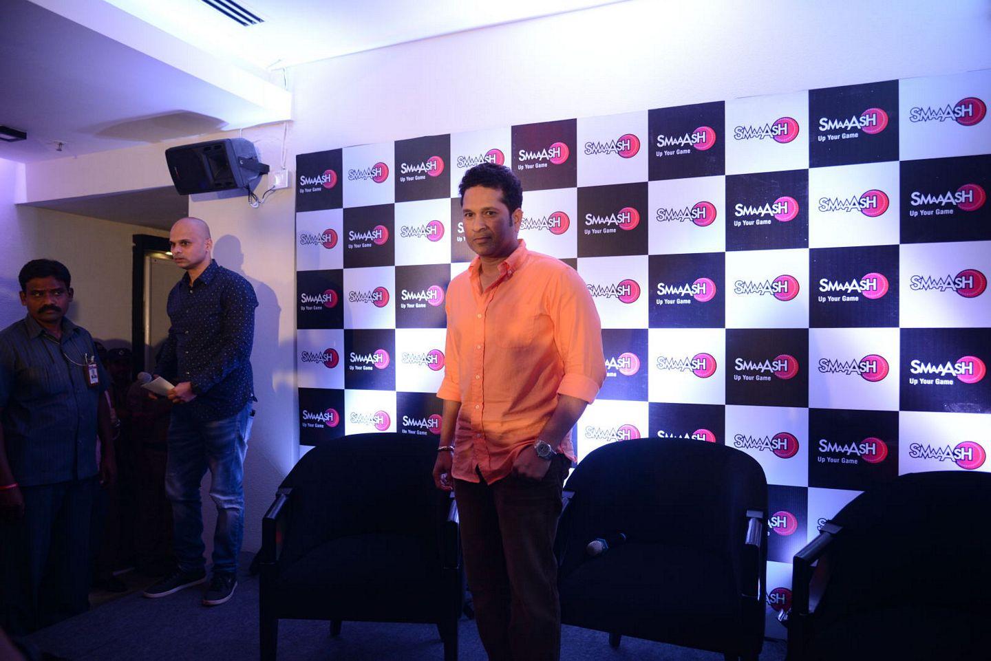 Sachin Tendulkar Launches Smaaash at Inorbit Mall