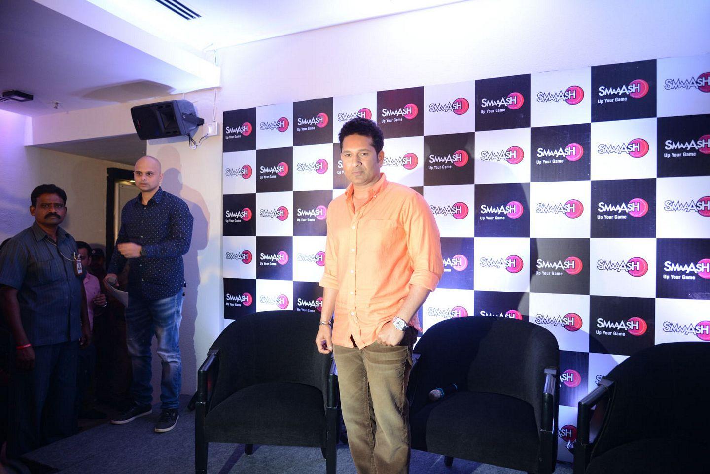 Sachin Tendulkar Launches Smaaash at Inorbit Mall