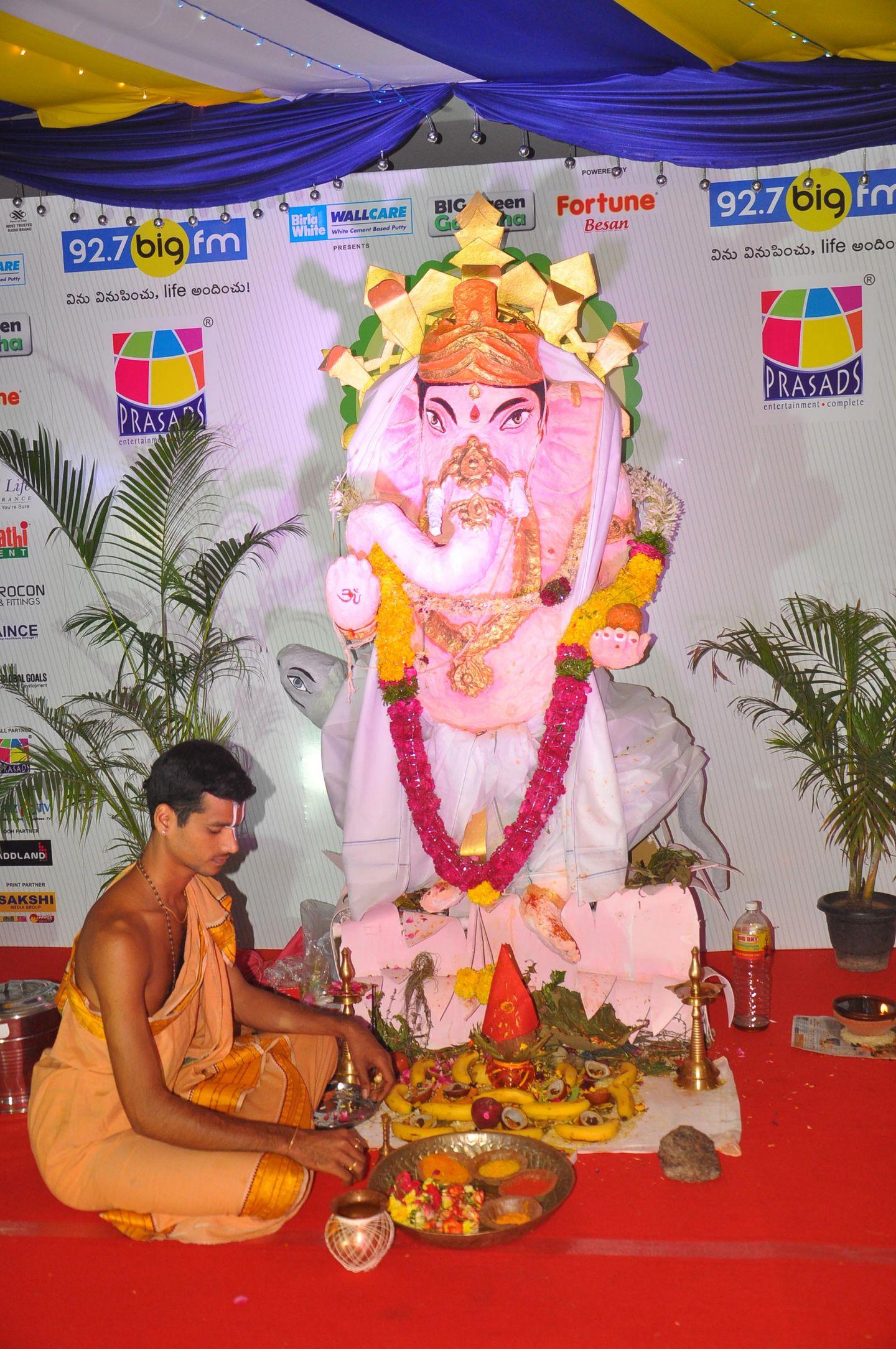 Sai Dharam Tej Performs Aarthi to 92.7 BIG FM Photos