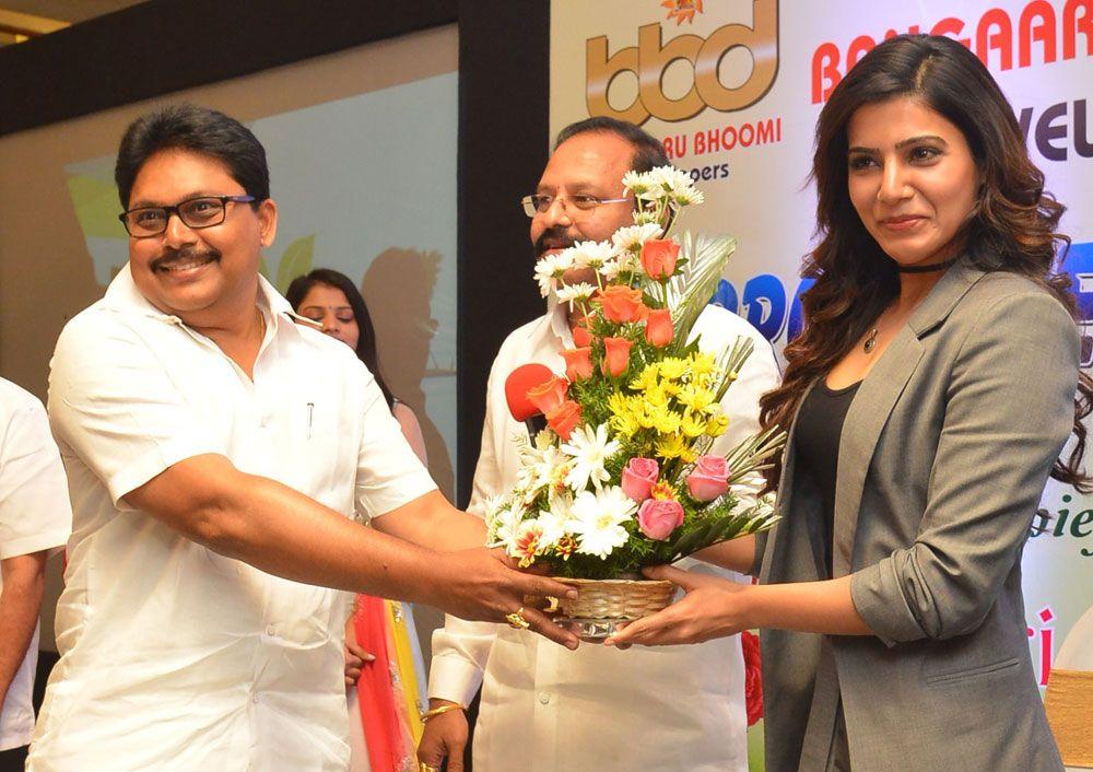 Samantha Launches Bangaaru Boomi Develpoers Brochure