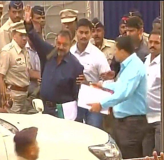 Sanjay Dutt Released From Yerwada Jail Photos