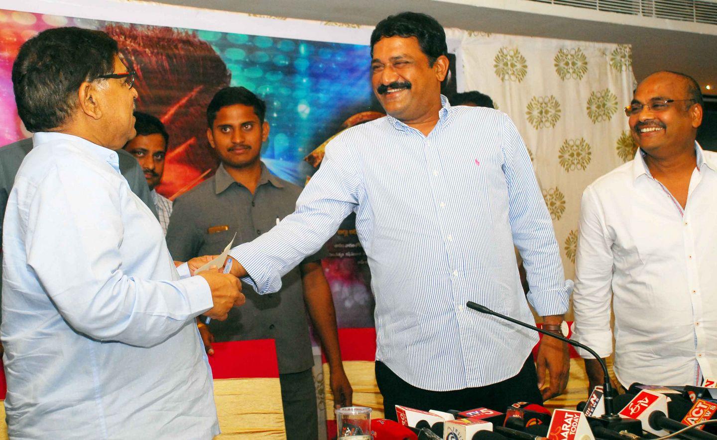 Sarainodu Press Meet Photos