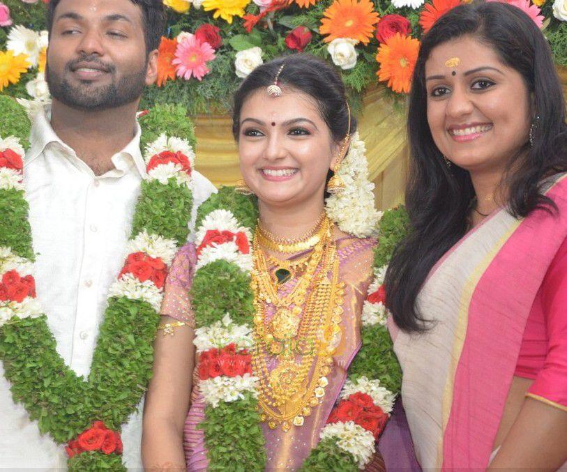 Saranya Mohan Marriage Photos