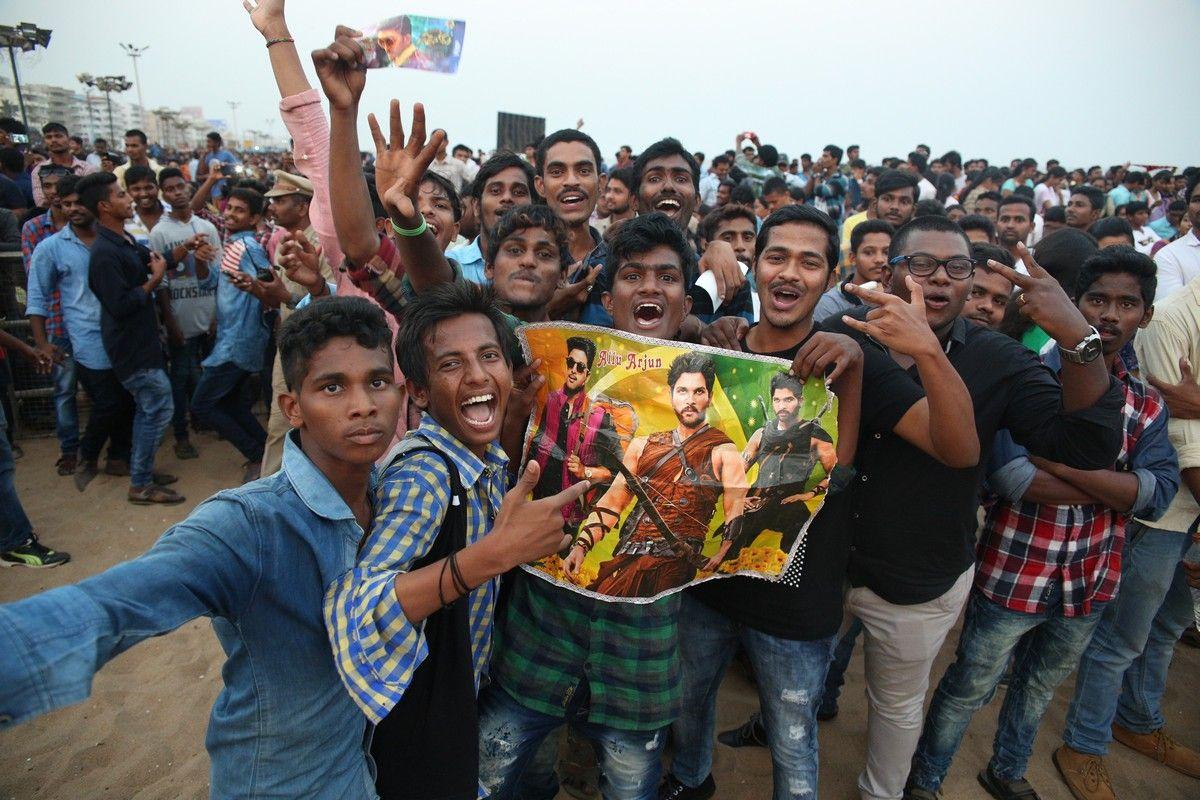 Sarrainodu Movie Pre-Release Audio Celebration Photos