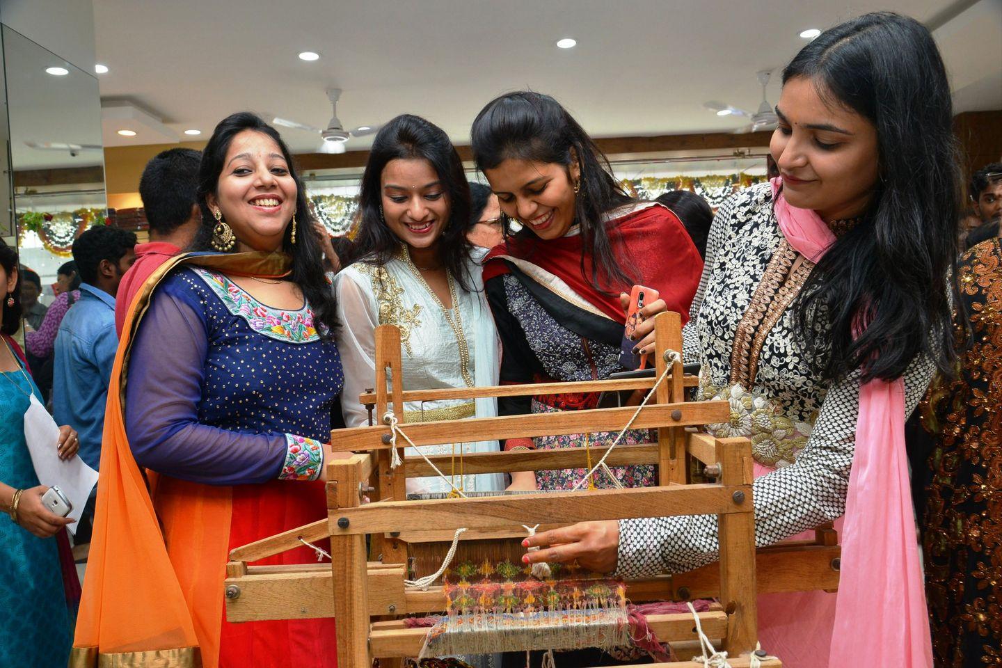 Shravya Launches Sri Avanthi Silks at Hyderabad