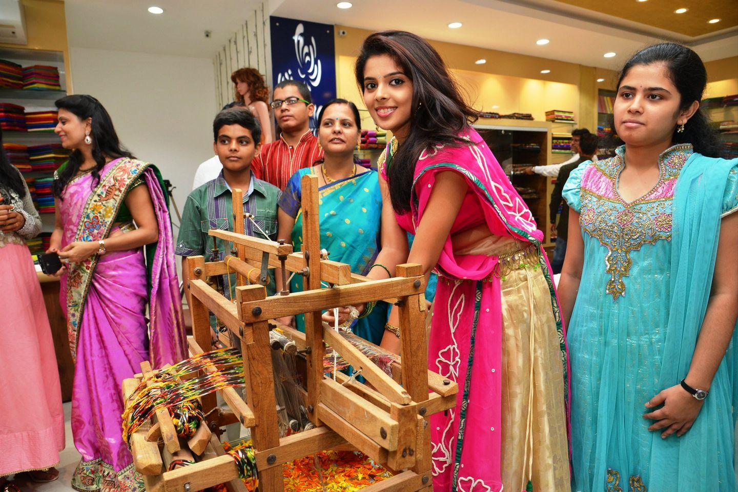 Shravya Launches Sri Avanthi Silks at Hyderabad