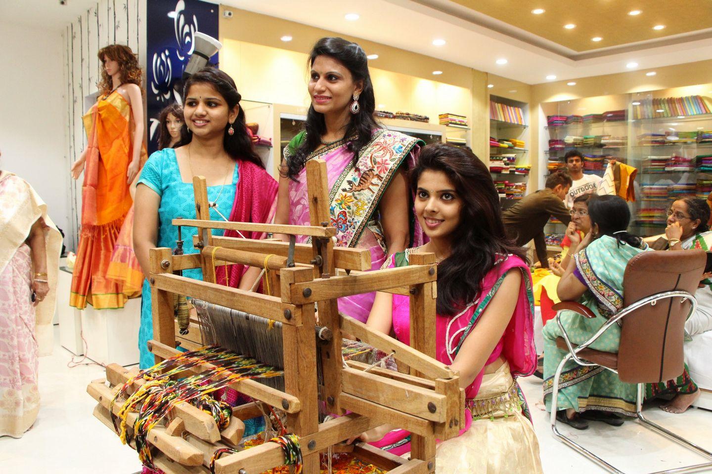 Shravya Launches Sri Avanthi Silks at Hyderabad