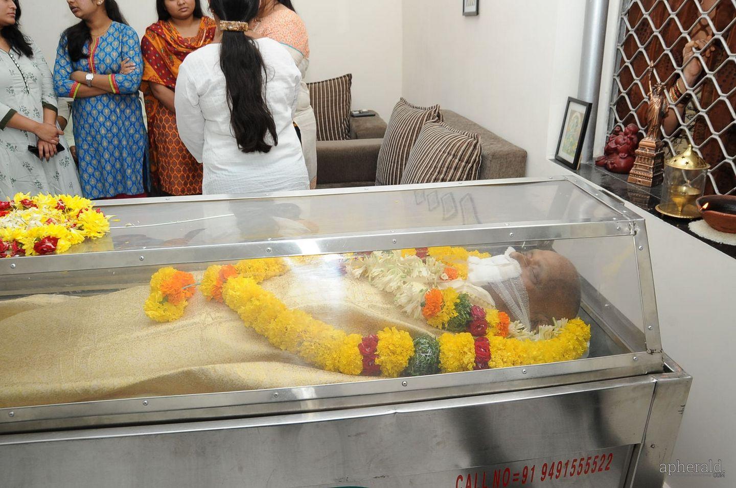 singer ramakrishna Condolence Photos