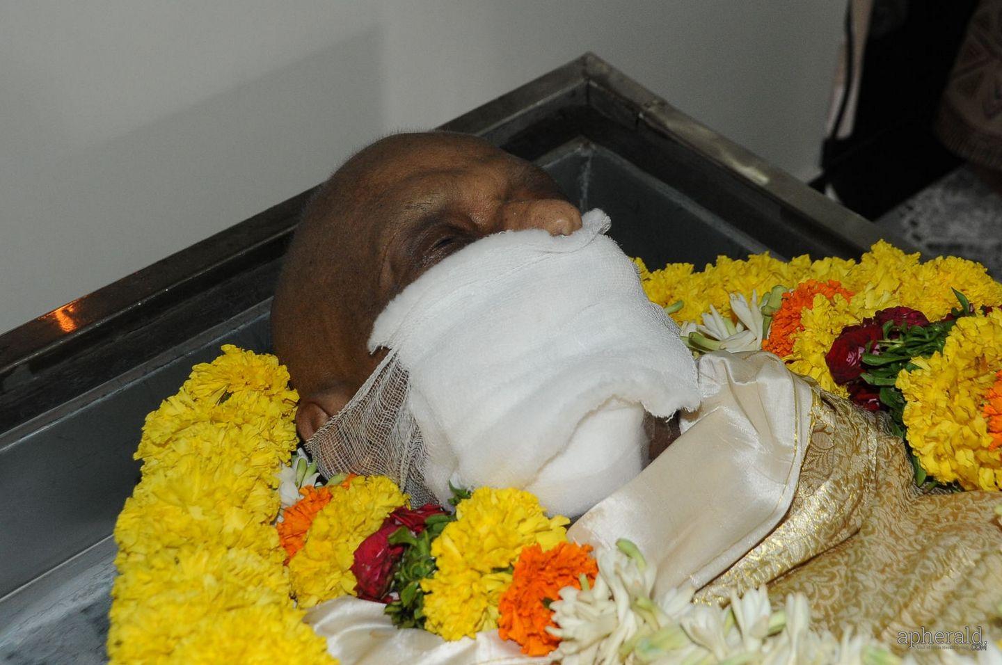 singer ramakrishna Condolence Photos