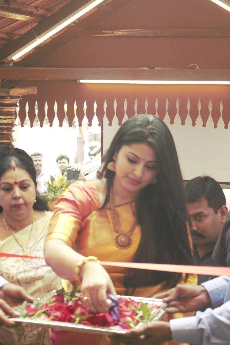 Sneha Inaugurates Kancheepuram VRK Silks