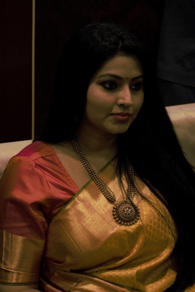 Sneha Inaugurates Kancheepuram VRK Silks
