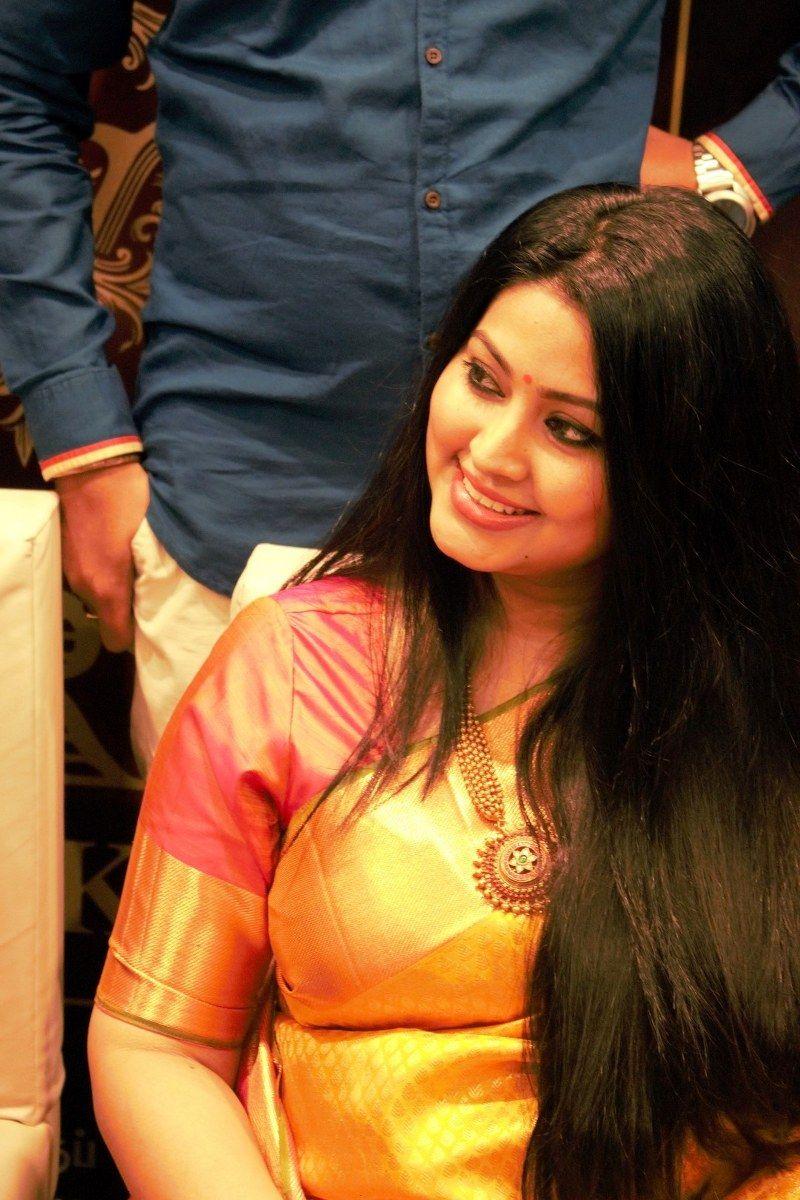 Sneha Inaugurates Kancheepuram VRK Silks