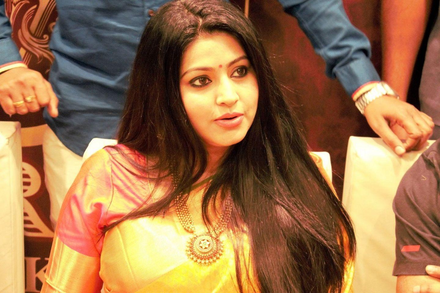 Sneha Inaugurates Kancheepuram VRK Silks