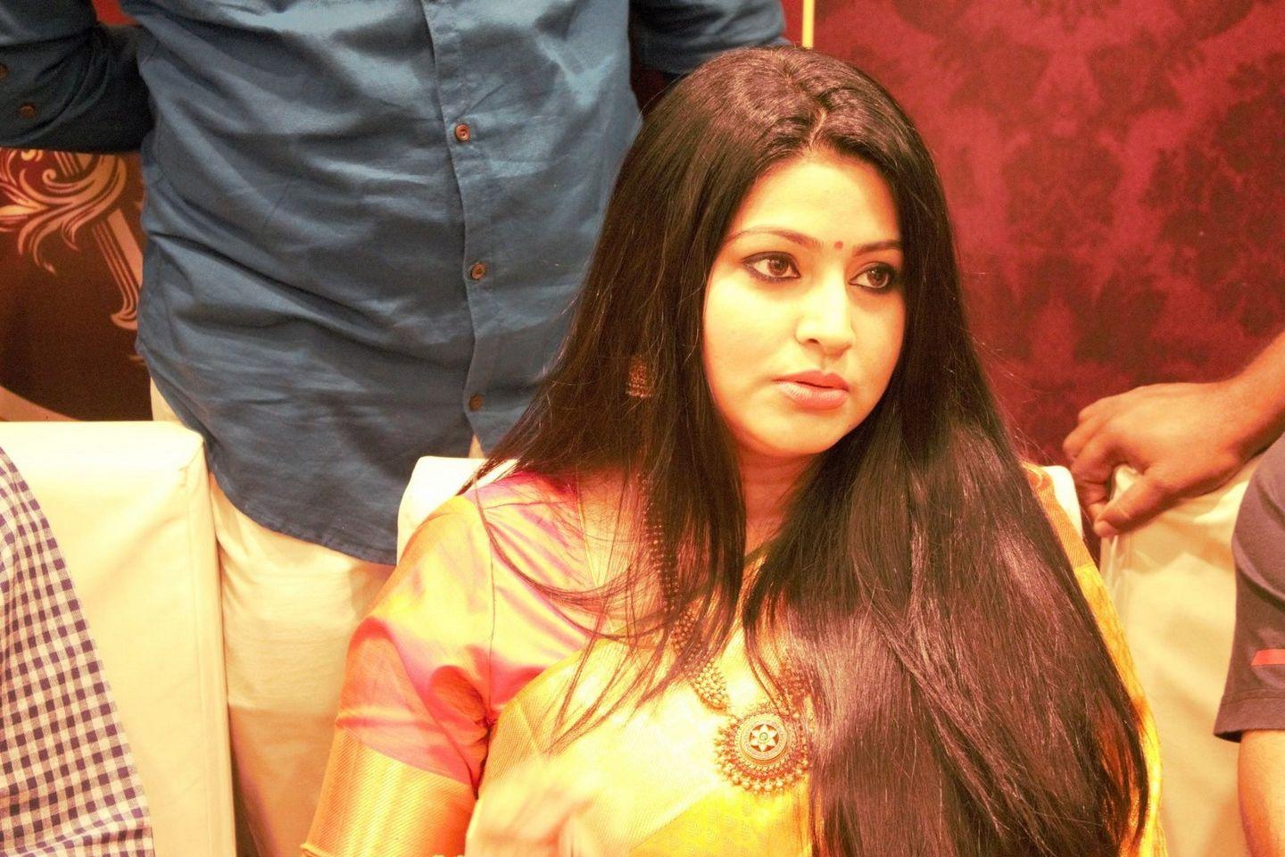Sneha Inaugurates Kancheepuram VRK Silks