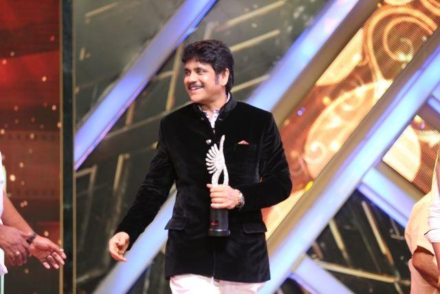 Srimanthudu and Rangitaranga win at IIFA Utsavam Awards 2016