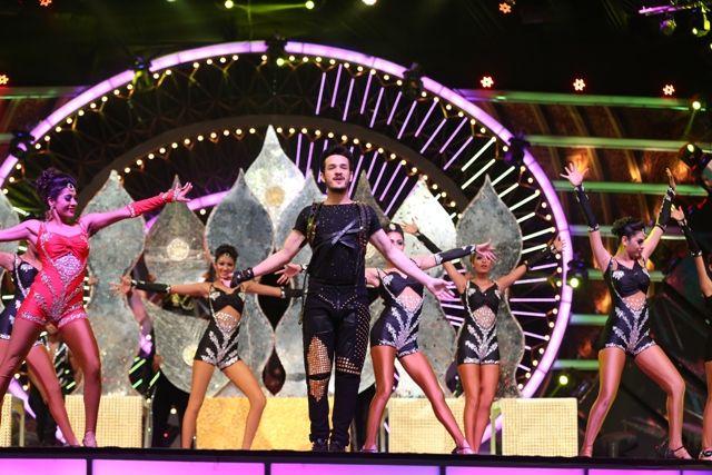 Srimanthudu and Rangitaranga win at IIFA Utsavam Awards 2016