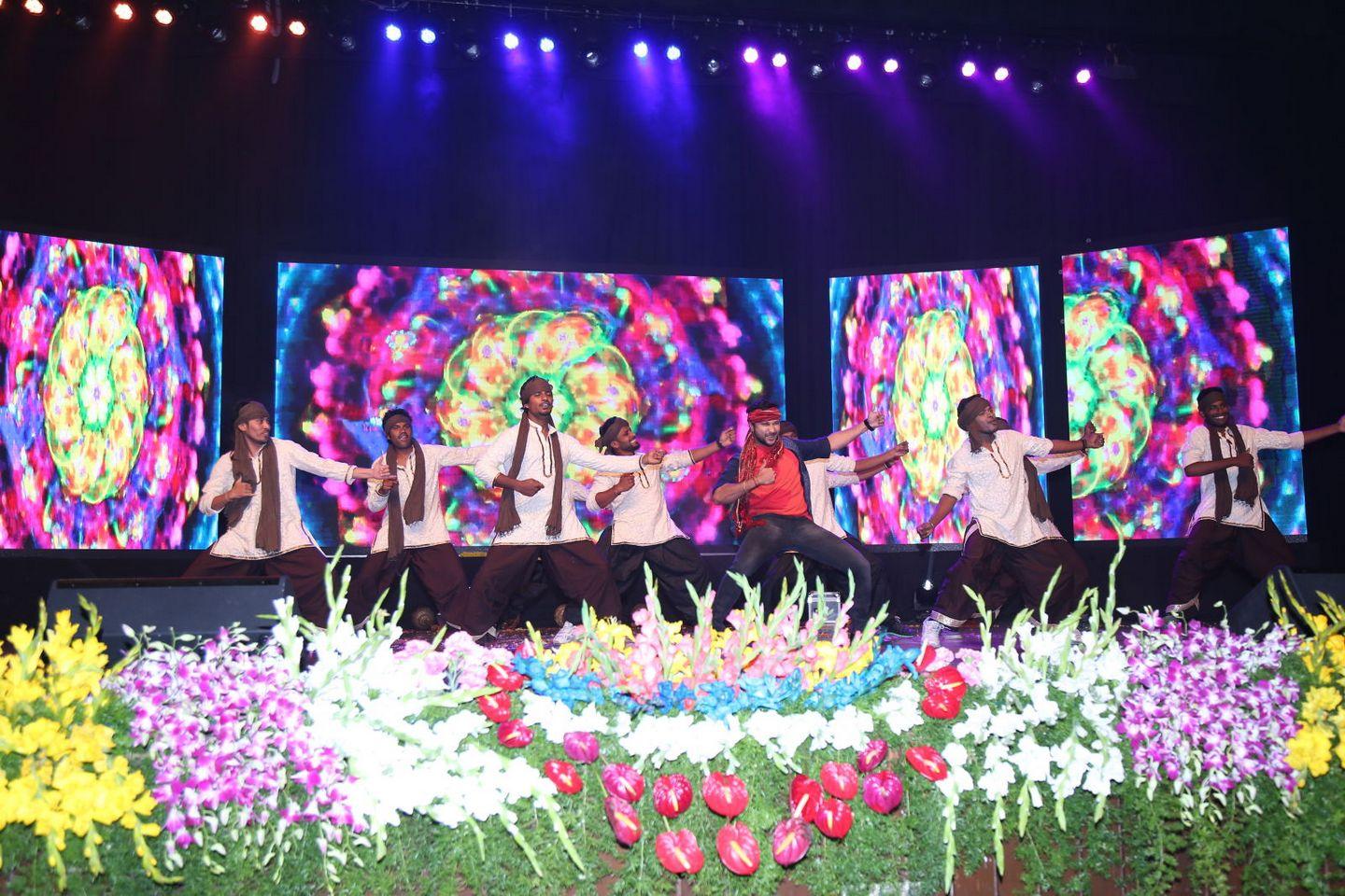 Srimanthudu Grand Success Meet Photos