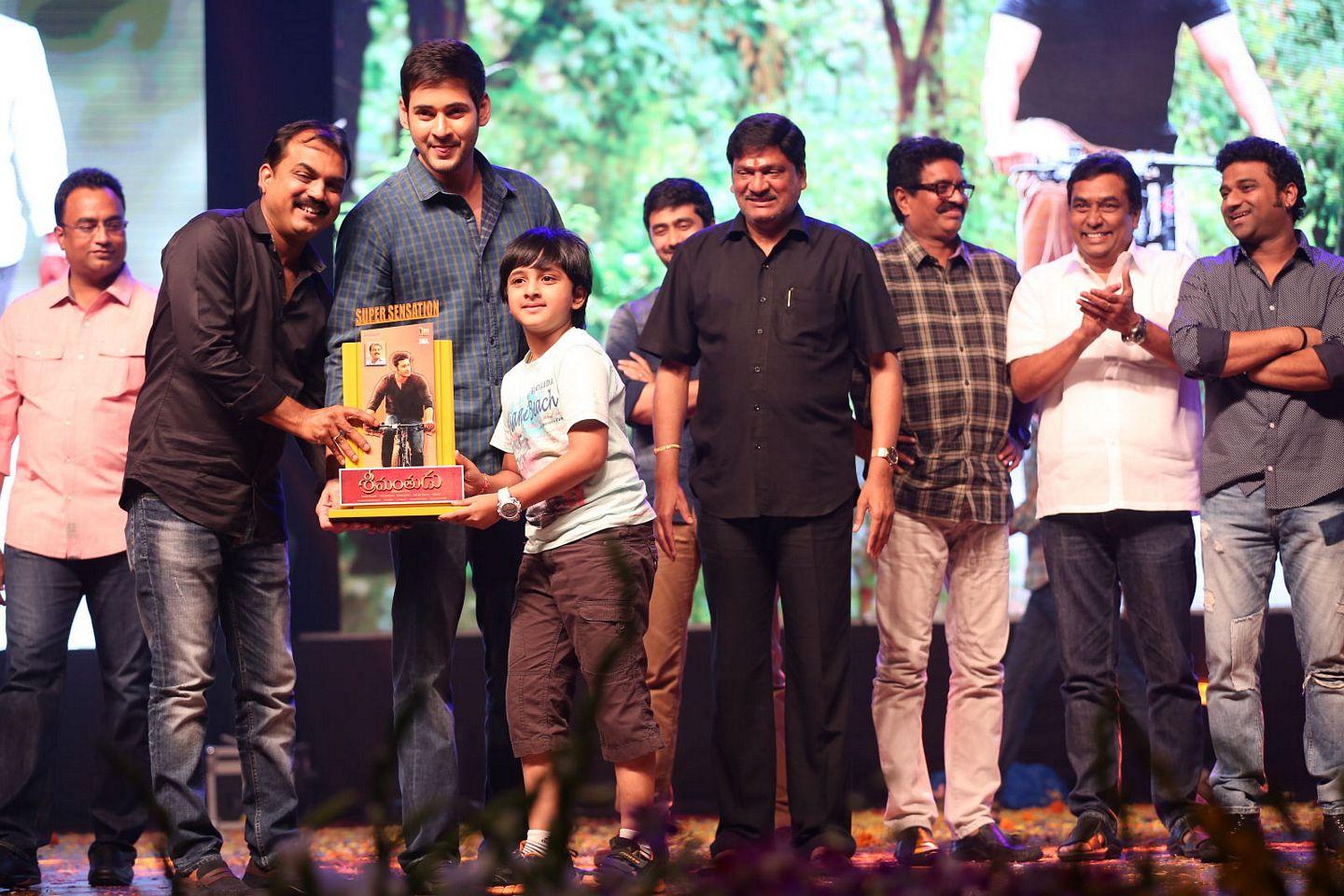 Srimanthudu Success Meet Photos