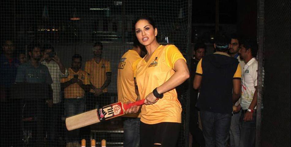 Sunny Leone owns a Cricket Team Photos