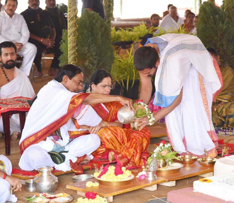 Telagana Cm At Ayutha Chandi Yagam Photos