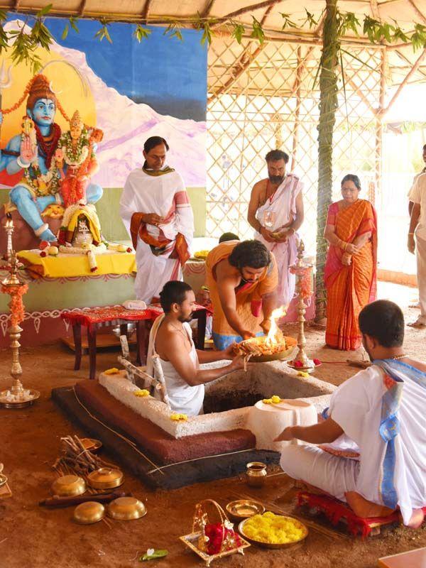 Telagana Cm At Ayutha Chandi Yagam Photos