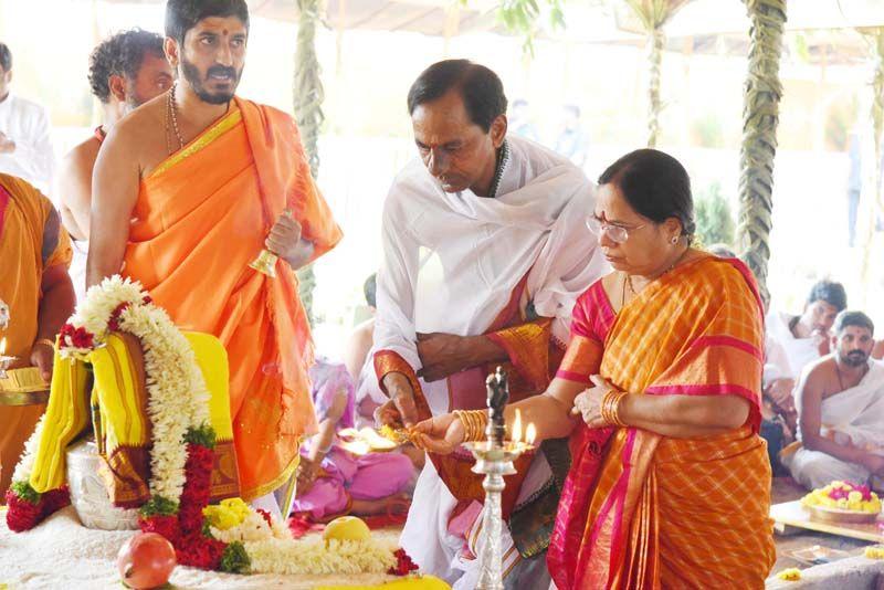 Telagana Cm At Ayutha Chandi Yagam Photos