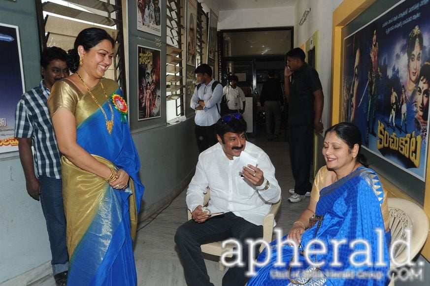 Tollywood Artists At Maa Elections