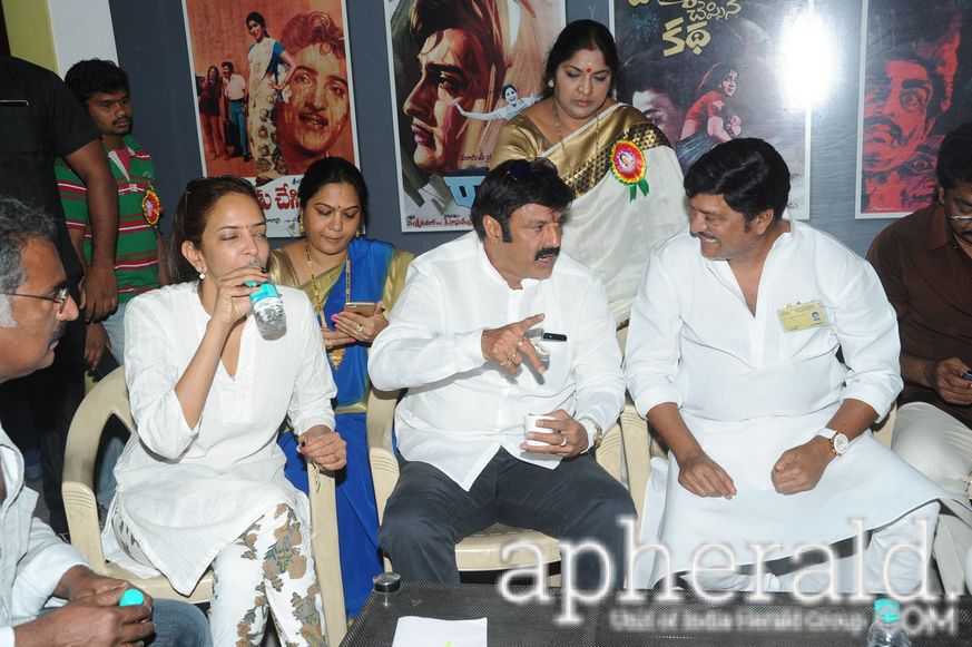 Tollywood Artists At Maa Elections