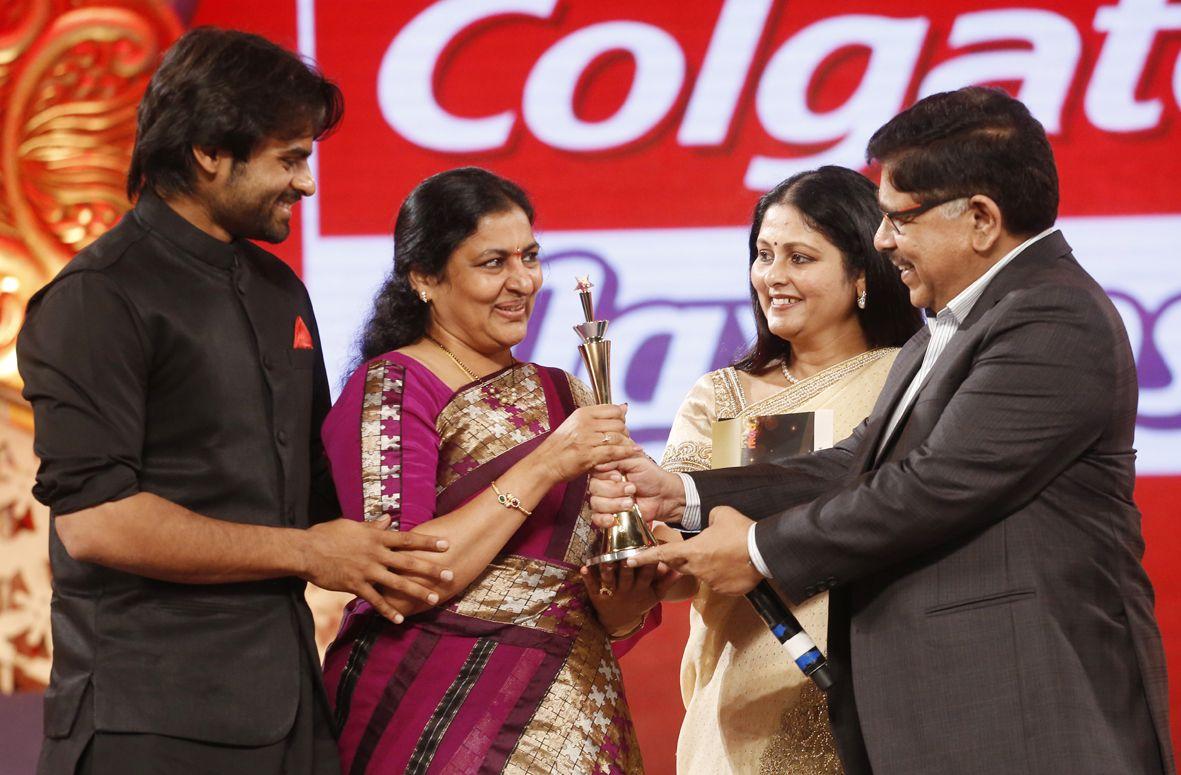 Tollywood Celebs At Cinemaa Awards