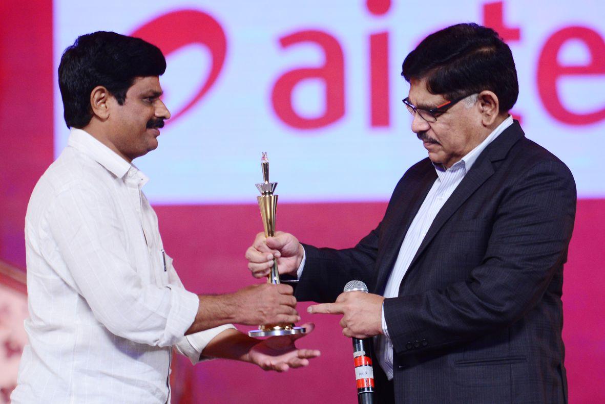 Tollywood Celebs At Cinemaa Awards