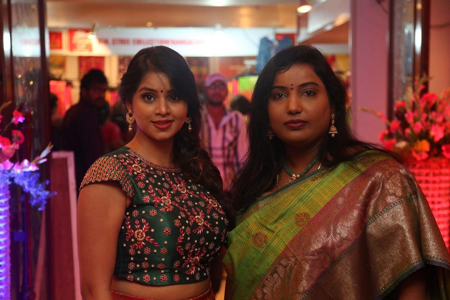 Trendz Vivah Collection Launch Photos