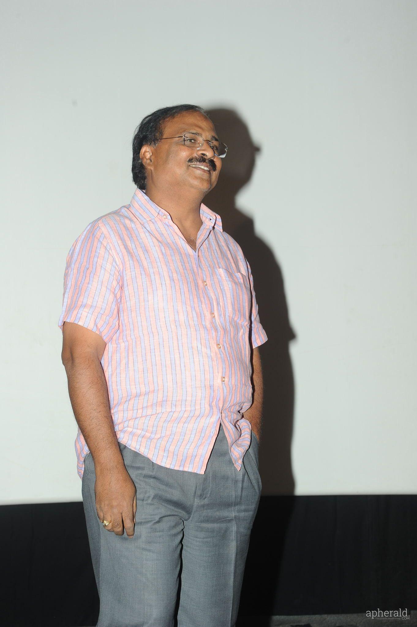 Vinavayya Ramayya Trailer Launch Pics