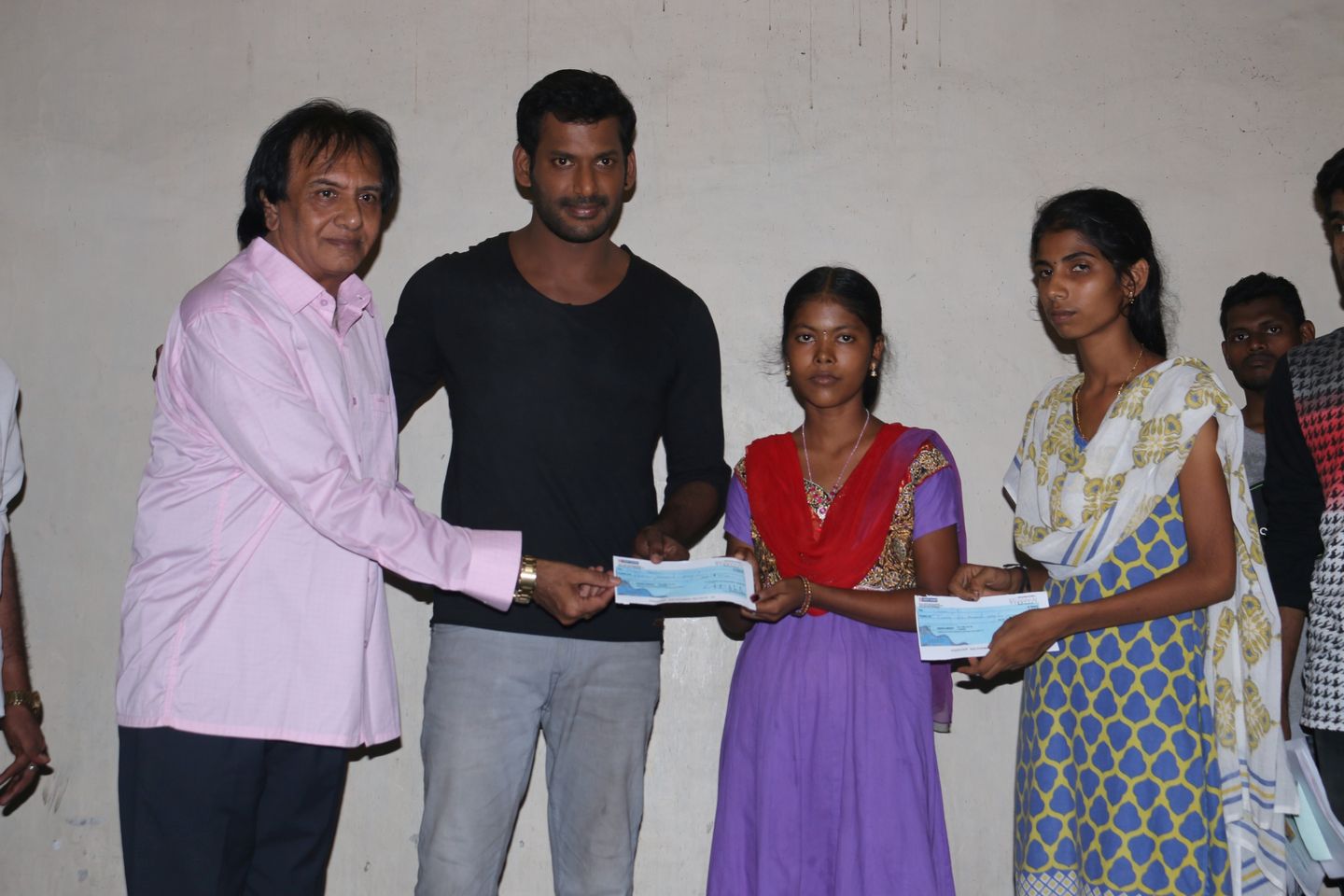 Vishal Helps 10 Poor Students Photos