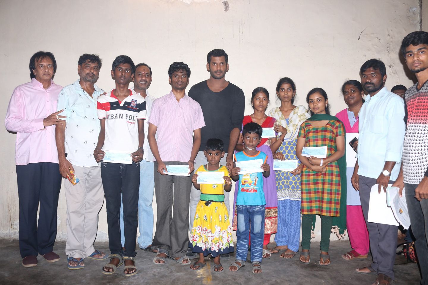 Vishal Helps 10 Poor Students Photos