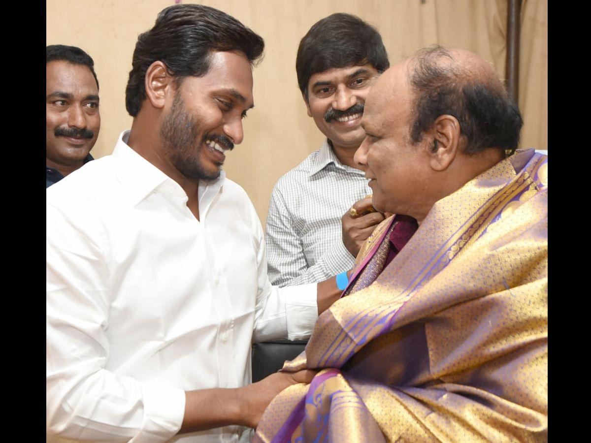 YS Jagan Mohan Reddy Participated In Teachers Day Celebrations