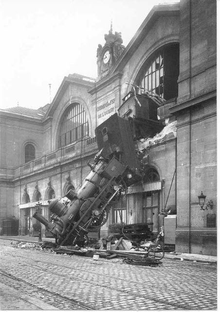 15 Vintage Photos of Terrible Steam Train Accidents