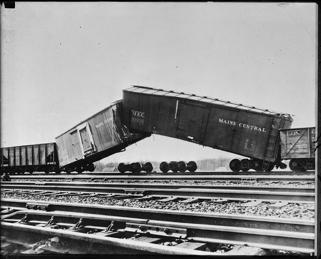 15 Vintage Photos of Terrible Steam Train Accidents