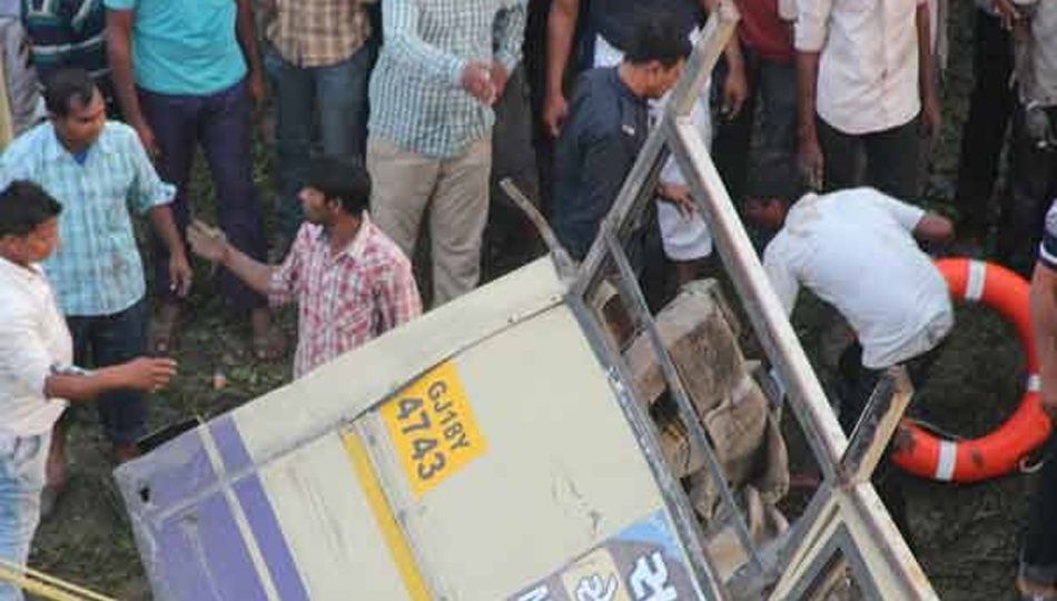 20 People Die as bus falls into river