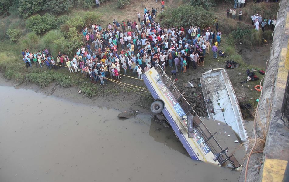 20 People Die as bus falls into river