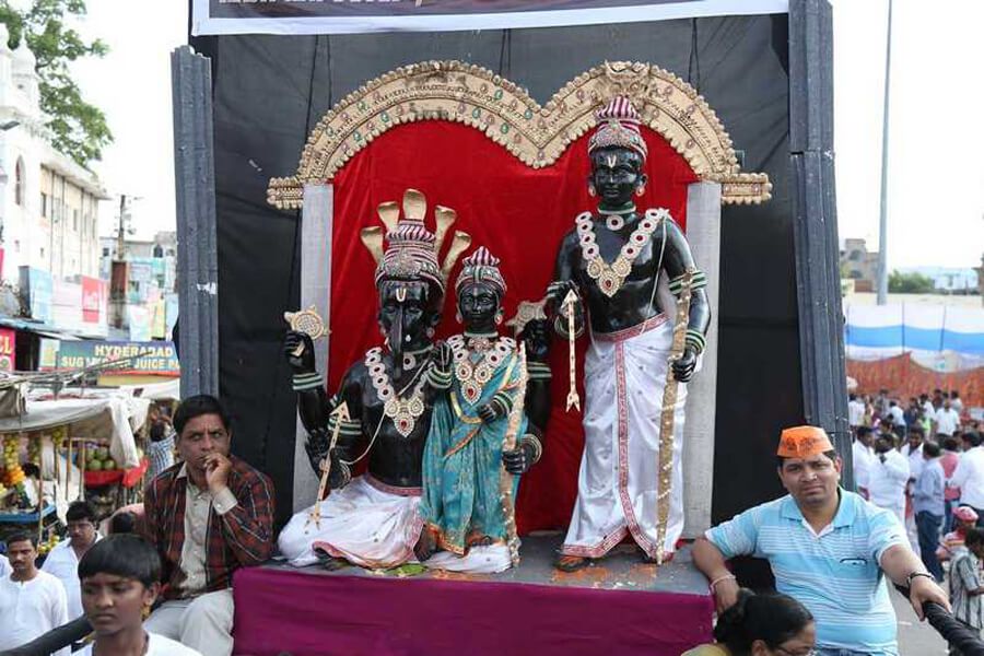 2016 Ganesh Nimajjanam in Hyderabad Photos