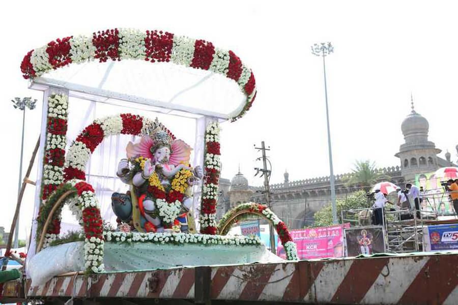 2016 Ganesh Nimajjanam in Hyderabad Photos